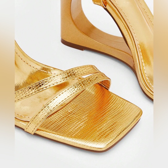 Cuccoo Gold open Wedge heels - Picture 5 of 11